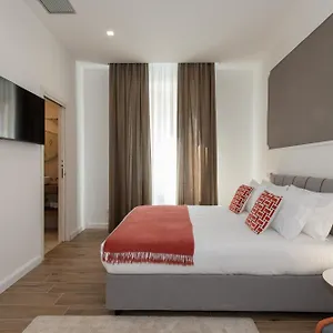 ** Konukevi Nox İtalya